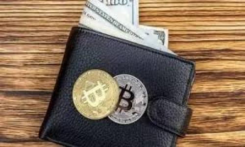   区块链骗局解析：识别、导致原因及防范措施 / 

 guanjianci 区块链骗局, 加密货币, 投资防骗 /guanjianci 

区块链骗局是什么？
区块链骗局，顾名思义，是指利用区块链技术或相关的加密货币进行欺诈和非法活动的行为。这种骗局往往通过虚假的投资机会、假冒的项目和伪造的宣传材料，吸引投资者的资金。在最近几年，随着区块链技术的快速发展和加密货币的广泛宣传，区块链骗局也层出不穷，让很多投资者蒙受了损失。

区块链是一种去中心化的分布式账本技术，其带来的透明性和不可篡改性使其在各行各业都具有广泛应用潜力。然而，这种技术的普及也为一些不法分子提供了可乘之机。骗子们往往借助区块链的复杂性和相对不成熟的市场环境，以“高回报”的诱惑来吸引那些缺乏相关知识与经验的投资者。

为了识别这些骗局，了解常见的手法和防范措施至关重要。在接下来的段落中，我们将深入探讨区块链骗局的类型、背后的原因以及如何有效地防范这些骗局。

常见的区块链骗局类型
区块链骗局的形式多种多样，下面是一些常见的类型：

1. **虚拟货币投资骗局**：这些骗局通常承诺高回报，声称投资某种虚拟货币可以在短时间内产生丰厚收益。骗局的操纵者往往会提供其投资方案的详细说明，并以此吸引投资者。然而，这些虚拟货币往往是根本不存在的，或者即使存在也没有真正的价值。

2. **庞氏骗局**：这种骗局通过用新投资者的资金来偿还老投资者，从而制造出一种繁荣的假象。随着时间的推移，当新投资者的流入速度减缓时，骗局便会暴露。

3. **假冒项目**：一些不法分子会创建完全虚假的区块链项目，从而招募投资者。在这些项目中，骗子往往以假名和假身份出现，他们的宣传和展示往往煞有其事，让人难以辨别真伪。

4. **钓鱼攻击**：通过假冒网站或电子邮件，骗子试图获取用户的私钥或其他敏感信息。利用伪装的合法性，受害者在不知情的情况下将信息泄露给骗子。

5. **初始代币发行（ICO）骗局**：虽然ICO是合法的，但也有许多骗子趁机进行非法融资，他们会通过发售虚假的代币来获取投入的资金，且这些代币并没有真正的价值或任何实质性的项目支持。

为什么区块链骗局层出不穷？
区块链骗局泛滥的原因主要有以下几点：

1. **市场缺乏监管**：区块链技术和加密货币领域仍处于发展阶段，法律法规滞后，缺乏有效的监管机制。这种缺乏监管使得诈骗分子可以轻松成行。

2. **投资者教育不足**：许多投资者对区块链和加密货币的了解非常有限，对于复杂的科技和市场动态一知半解，这使得他们易受骗局的侵害。尤其是新手投资者，在尚未做好充分研究的情况下，很容易被高额回报所吸引。

3. **技术的复杂性**：区块链技术本身是复杂的，许多人在面对技术术语和概念时无从入手，这为诈骗提供了可乘之机。一定程度上，复杂的技术背景让许多投资者难以辨别真伪。

4. **心理因素**：人们的贪婪和对快速致富的渴望常常让他们忽视潜在的风险。骗子往往利用这种心理，以“确保回报”、“低风险”等词语诱导投资者上钩。

5. **社交媒体和传播限制**：许多骗局往往通过社交媒体、论坛和聊天群体传播，几乎没有限制，骗子们借此能够迅速扩大影响力。受害者往往在接触到骗局后，已经在不知不觉中投入了大量资金。

如何识别和避免区块链骗局
识别和避免区块链骗局的方法包括：

1. **深入研究**：在进行投资前，务必要深入研究项目背后的团队、技术框架、白皮书以及所承诺的回报，确保其有足够的可信度和实用性。

2. **警惕高额回报**：如果某个投资项目承诺的回报过高，通常需要保持警惕。市场上没有无风险的投资，高回报往往意味着高风险。

3. **核实项目公司信息**：许多骗局都会使用假公司或假团队的身份。可以通过查阅其注册信息、法律文件及其团队成员的背景来证实其合法性。

4. **保护个人信息**：避免在不明网站输入个人信息及私钥，确保在使用钱包和交易所时采取双重身份验证、安全锁等安全措施。

5. **寻求专业建议**：在不明确的情况下，可以咨询专业的投资顾问，切勿盲目跟风。

区块链骗局如何影响投资者及市场
区块链骗局对投资者和市场的影响主要体现在以下几方面：

1. **财务损失**：投资者因受骗而失去资金，尤其是一些高风险的投资者，曾经的财富可能瞬间蒸发。大多数受害者都是因为对项目缺乏足够的了解和信息，最终酿成惨痛的教训。

2. **市场信任度下降**：频繁出现的骗局会降低公众对区块链技术和加密货币的信任度，可能导致投资者对整个市场的怀疑，危害整个行业的发展。即便是一些合法的项目也可能因为市场上的负面情绪而受到影响。

3. **更多的监管介入**：随着更多的骗局曝光，全球各地的监管机构开始加强对区块链及加密货币市场的监管力度，虽然这对于保护投资者的权益有一定作用，但亦可能导致市场发展的滞后。

4. **对创新的抑制**：区块链技术的潜力巨大，但骗局的泛滥可能使得真正有价值的创新受到影响。一些合法的项目可能会因为害怕被误解而无法在市场上进行有效的推广。

总结与展望
总的来看，区块链骗局是一个越来越引人关注的话题。尽管这种骗局可能在短期内对投资者造成损失，但它也引发了人们对区块链技术的深入思考和必然整改。只有通过更高效的监管、投资者教育和科技的进步，才能有效遏制这种现象的发生。

未来的区块链市场需要一个健康而有序的环境，让创新与发展能够在合理的框架下进行。只有在这样的情况下，区块链技术才能发挥其潜在的真正价值，推动社会进步、经济发展以及人们生活质量的提升。

**相关问题：**
1. 区块链骗局的危害有哪些？
2. 如何提高公众对区块链的认知？
3. 各国对区块链骗局的监管行动？
4. 什么样的投资者容易陷入区块链骗局？
5. 防范区块链骗局的有效方法有哪些？

如需进一步展开具体问题，请告知我！